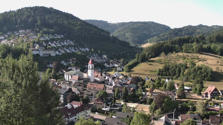 Dieses Bild zeigt eine Webcam-Aufnahme von Ottenhöfen, aufgenommen am Dienstag, den 28.07.2026 um 08:40 Uhr