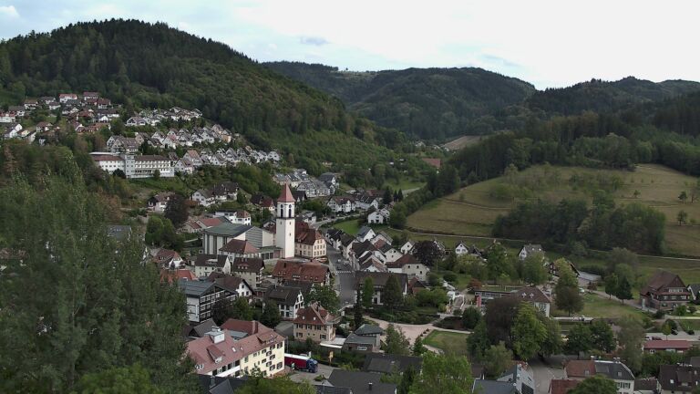Dieses Bild zeigt eine Webcam-Aufnahme von Ottenhöfen, aufgenommen am Mittwoch, den 02.09.2026 um 17:20 Uhr