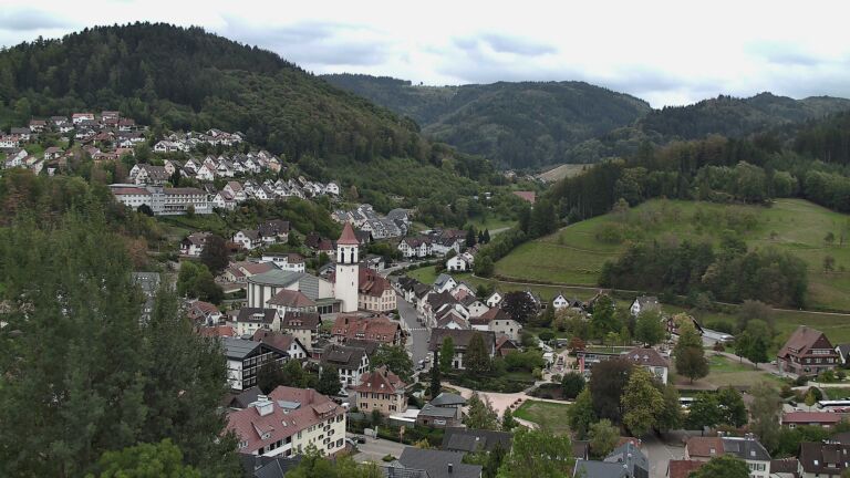 Dieses Bild zeigt eine Webcam-Aufnahme von Ottenhöfen, aufgenommen am Donnerstag, den 24.09.2026 um 15:10 Uhr