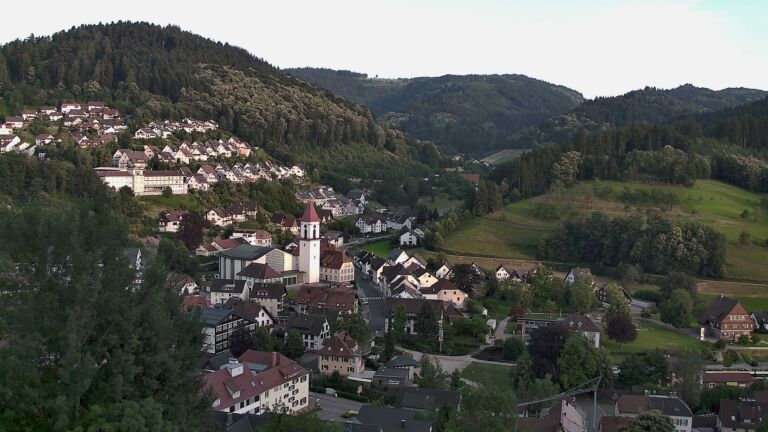 Dieses Bild zeigt eine Webcam-Aufnahme von Ottenhöfen, aufgenommen am Montag, den 22.06.2026 um 20:40 Uhr