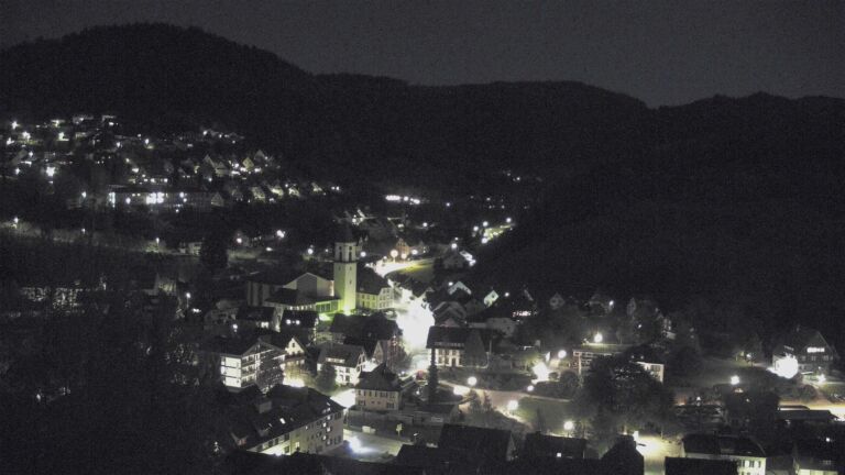 Dieses Bild zeigt eine Webcam-Aufnahme von Ottenhöfen, aufgenommen am Samstag, den 25.04.2026 um 22:00 Uhr