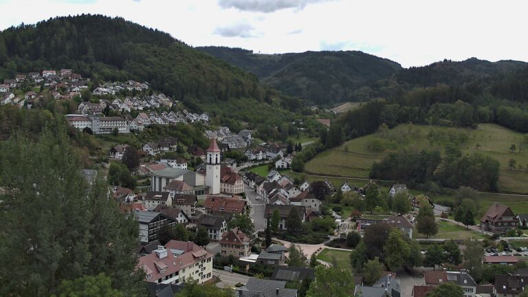 Dieses Bild zeigt eine Webcam-Aufnahme von Ottenhöfen, aufgenommen am Donnerstag, den 10.09.2026 um 14:00 Uhr