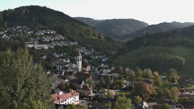 Dieses Bild zeigt eine Webcam-Aufnahme von Ottenhöfen, aufgenommen am Montag, den 19.10.2026 um 16:30 Uhr