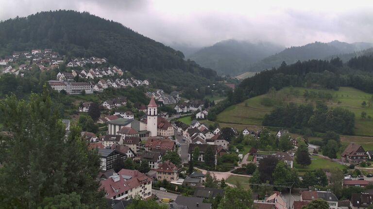 Dieses Bild zeigt eine Webcam-Aufnahme von Ottenhöfen, aufgenommen am Mittwoch, den 01.07.2026 um 09:50 Uhr