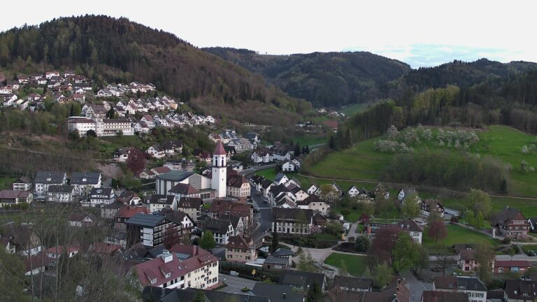 Dieses Bild zeigt eine Webcam-Aufnahme von Ottenhöfen, aufgenommen am Donnerstag, den 16.04.2026 um 20:10 Uhr