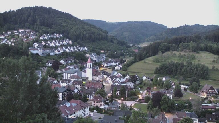 Dieses Bild zeigt eine Webcam-Aufnahme von Ottenhöfen, aufgenommen am Sonntag, den 31.05.2026 um 05:00 Uhr