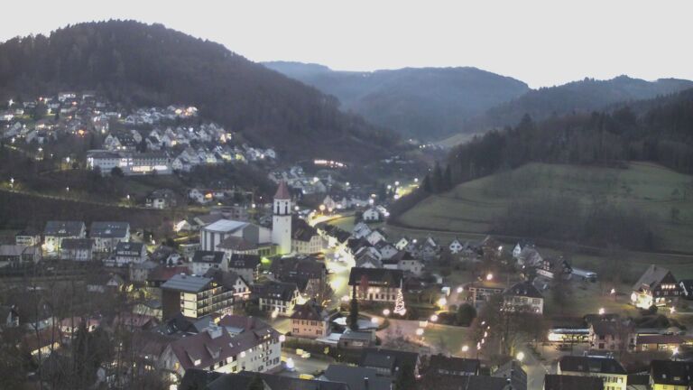 Dieses Bild zeigt eine Webcam-Aufnahme von Ottenhöfen, aufgenommen am Sonntag, den 21.12.2025 um 07:40 Uhr