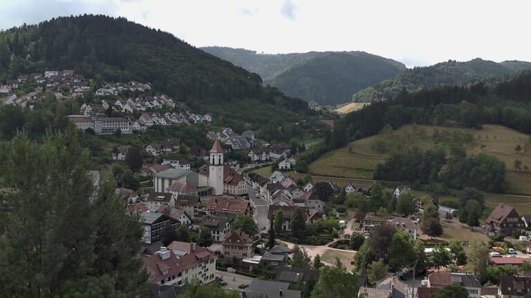 Dieses Bild zeigt eine Webcam-Aufnahme von Ottenhöfen, aufgenommen am Montag, den 27.07.2026 um 11:20 Uhr