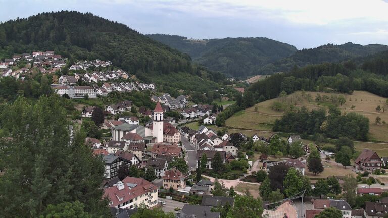 Dieses Bild zeigt eine Webcam-Aufnahme von Ottenhöfen, aufgenommen am Donnerstag, den 16.07.2026 um 19:20 Uhr