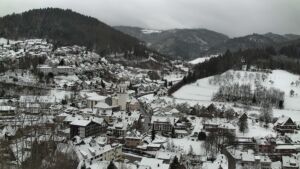 Dieses Bild zeigt eine Webcam-Aufnahme von Ottenhöfen, aufgenommen am Donnerstag, den 08.01.2026 um 10:40 Uhr