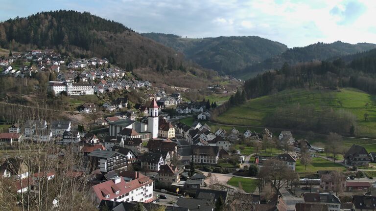 Dieses Bild zeigt eine Webcam-Aufnahme von Ottenhöfen, aufgenommen am Montag, den 23.03.2026 um 16:30 Uhr