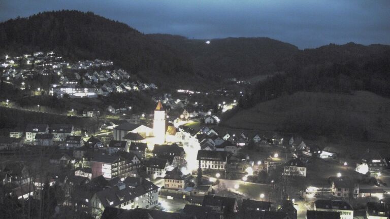 Dieses Bild zeigt eine Webcam-Aufnahme von Ottenhöfen, aufgenommen am Dienstag, den 17.02.2026 um 18:20 Uhr