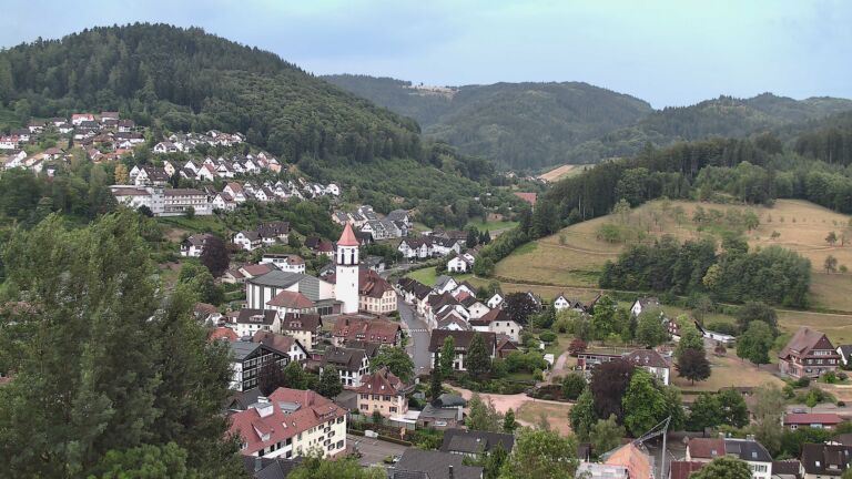 Dieses Bild zeigt eine Webcam-Aufnahme von Ottenhöfen, aufgenommen am Mittwoch, den 15.07.2026 um 06:00 Uhr