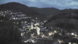 Dieses Bild zeigt eine Webcam-Aufnahme von Ottenhöfen, aufgenommen am Freitag, den 17.07.2026 um 22:00 Uhr