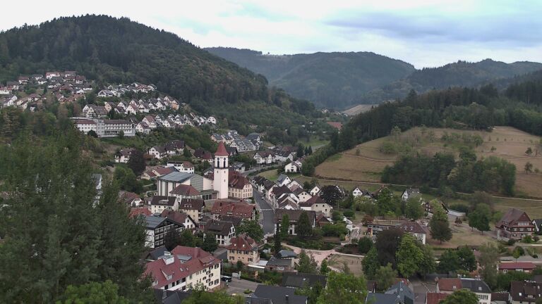 Dieses Bild zeigt eine Webcam-Aufnahme von Ottenhöfen, aufgenommen am Dienstag, den 25.08.2026 um 19:30 Uhr