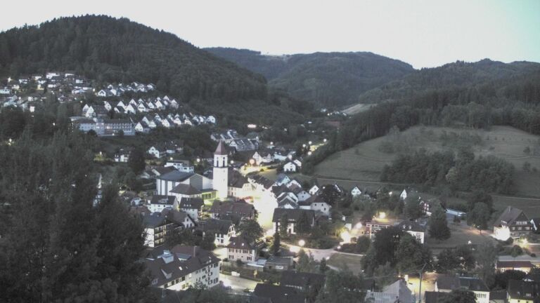 Dieses Bild zeigt eine Webcam-Aufnahme von Ottenhöfen, aufgenommen am Montag, den 20.07.2026 um 05:00 Uhr