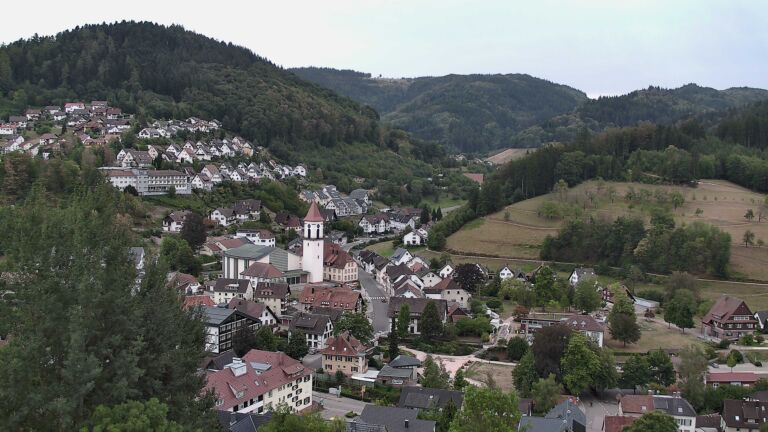 Dieses Bild zeigt eine Webcam-Aufnahme von Ottenhöfen, aufgenommen am Donnerstag, den 27.08.2026 um 19:50 Uhr