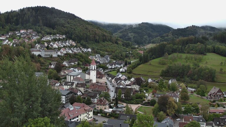 Dieses Bild zeigt eine Webcam-Aufnahme von Ottenhöfen, aufgenommen am Samstag, den 10.10.2026 um 09:30 Uhr