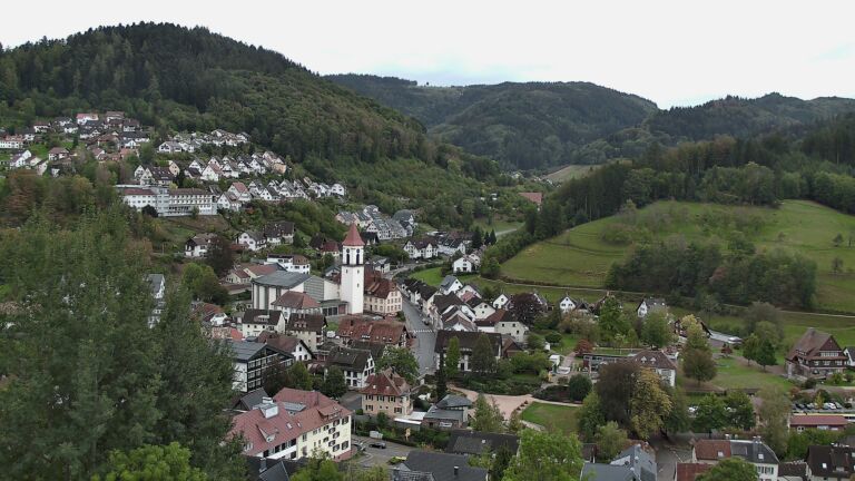 Dieses Bild zeigt eine Webcam-Aufnahme von Ottenhöfen, aufgenommen am Sonntag, den 11.10.2026 um 15:40 Uhr