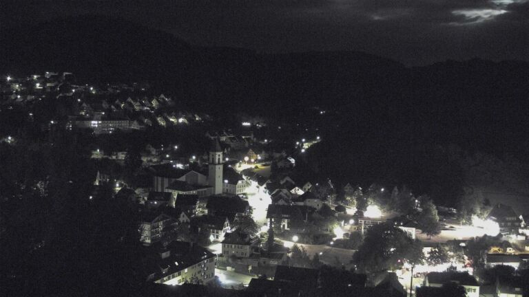 Dieses Bild zeigt eine Webcam-Aufnahme von Ottenhöfen, aufgenommen am Montag, den 27.07.2026 um 00:00 Uhr