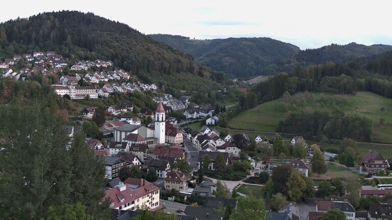 Dieses Bild zeigt eine Webcam-Aufnahme von Ottenhöfen, aufgenommen am Donnerstag, den 24.09.2026 um 18:30 Uhr