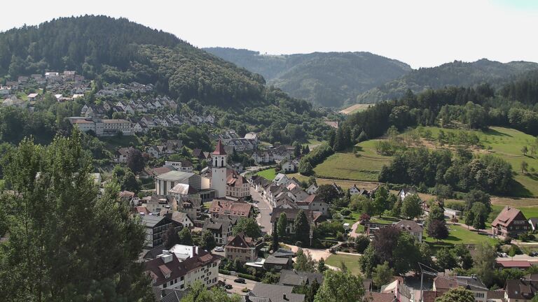 Dieses Bild zeigt eine Webcam-Aufnahme von Ottenhöfen, aufgenommen am Freitag, den 26.06.2026 um 10:50 Uhr