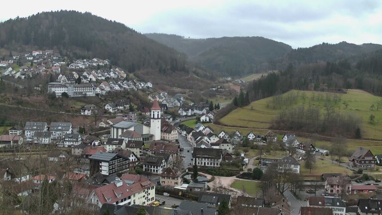 Dieses Bild zeigt eine Webcam-Aufnahme von Ottenhöfen, aufgenommen am Dienstag, den 10.02.2026 um 12:50 Uhr