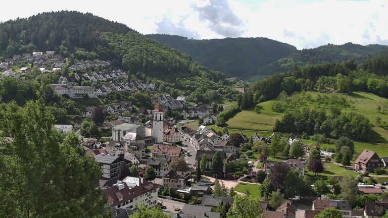 Dieses Bild zeigt eine Webcam-Aufnahme von Ottenhöfen, aufgenommen am Donnerstag, den 21.05.2026 um 10:30 Uhr