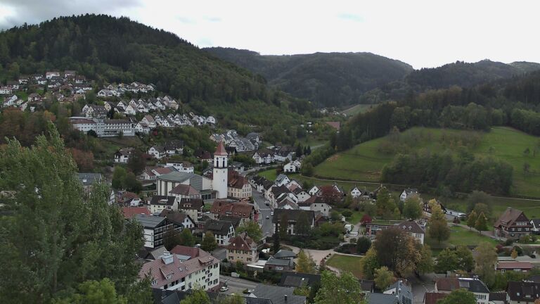 Dieses Bild zeigt eine Webcam-Aufnahme von Ottenhöfen, aufgenommen am Samstag, den 24.10.2026 um 12:20 Uhr