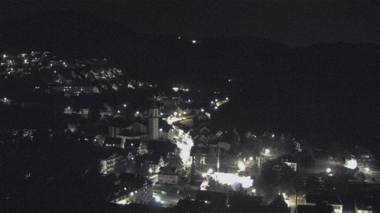 Dieses Bild zeigt eine Webcam-Aufnahme von Ottenhöfen, aufgenommen am Freitag, den 19.06.2026 um 23:30 Uhr