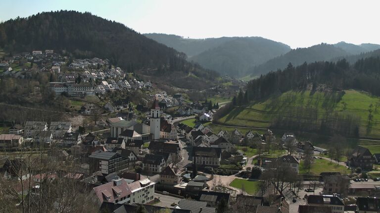 Dieses Bild zeigt eine Webcam-Aufnahme von Ottenhöfen, aufgenommen am Mittwoch, den 18.03.2026 um 13:10 Uhr