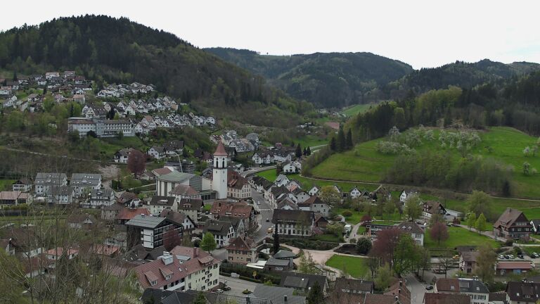 Dieses Bild zeigt eine Webcam-Aufnahme von Ottenhöfen, aufgenommen am Donnerstag, den 16.04.2026 um 10:40 Uhr