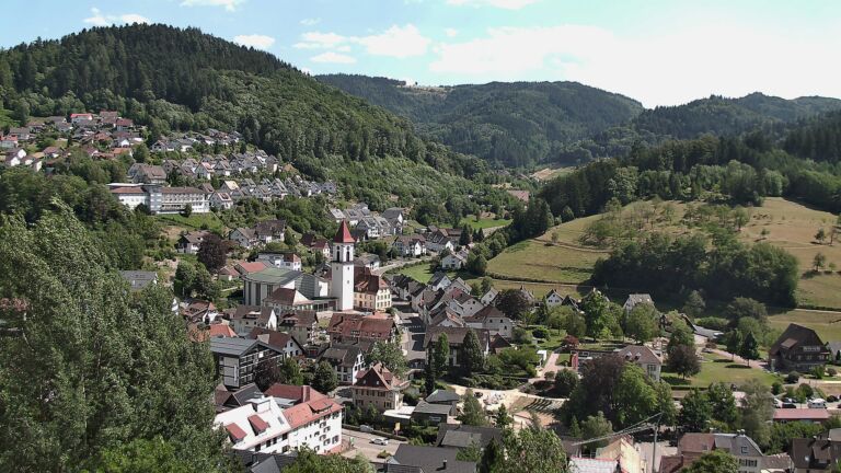 Dieses Bild zeigt eine Webcam-Aufnahme von Ottenhöfen, aufgenommen am Samstag, den 11.07.2026 um 15:50 Uhr