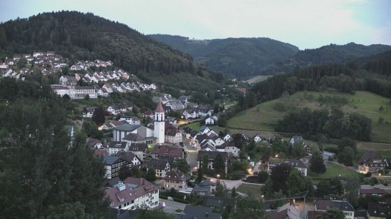 Dieses Bild zeigt eine Webcam-Aufnahme von Ottenhöfen, aufgenommen am Montag, den 29.06.2026 um 22:00 Uhr