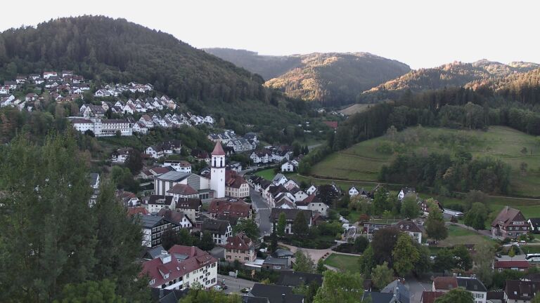 Dieses Bild zeigt eine Webcam-Aufnahme von Ottenhöfen, aufgenommen am Dienstag, den 15.09.2026 um 08:00 Uhr