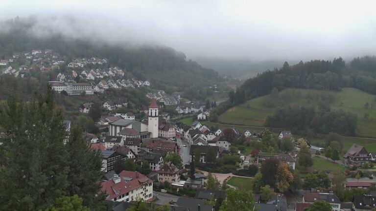 Dieses Bild zeigt eine Webcam-Aufnahme von Ottenhöfen, aufgenommen am Samstag, den 17.10.2026 um 08:10 Uhr
