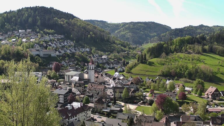 Dieses Bild zeigt eine Webcam-Aufnahme von Ottenhöfen, aufgenommen am Freitag, den 24.04.2026 um 10:20 Uhr