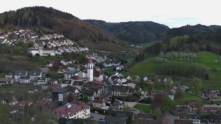 Dieses Bild zeigt eine Webcam-Aufnahme von Ottenhöfen, aufgenommen am Donnerstag, den 16.04.2026 um 19:50 Uhr