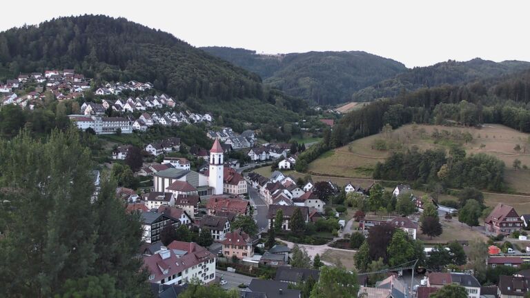 Dieses Bild zeigt eine Webcam-Aufnahme von Ottenhöfen, aufgenommen am Samstag, den 25.07.2026 um 05:50 Uhr