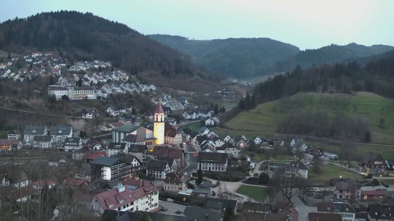 Dieses Bild zeigt eine Webcam-Aufnahme von Ottenhöfen, aufgenommen am Freitag, den 06.03.2026 um 18:30 Uhr