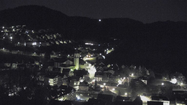 Dieses Bild zeigt eine Webcam-Aufnahme von Ottenhöfen, aufgenommen am Freitag, den 24.04.2026 um 05:00 Uhr