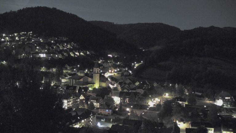 Dieses Bild zeigt eine Webcam-Aufnahme von Ottenhöfen, aufgenommen am Samstag, den 26.09.2026 um 21:30 Uhr