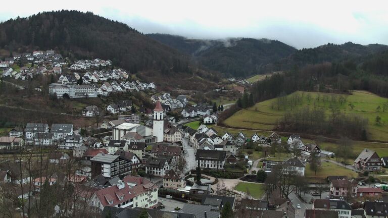 Dieses Bild zeigt eine Webcam-Aufnahme von Ottenhöfen, aufgenommen am Freitag, den 13.02.2026 um 08:50 Uhr