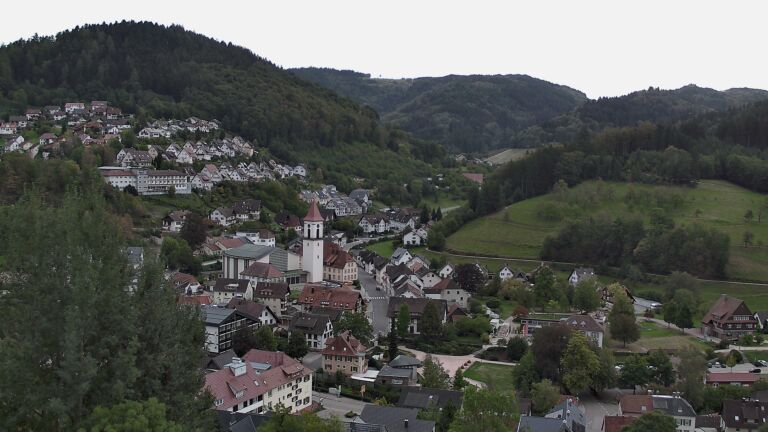 Dieses Bild zeigt eine Webcam-Aufnahme von Ottenhöfen, aufgenommen am Sonntag, den 20.09.2026 um 18:20 Uhr