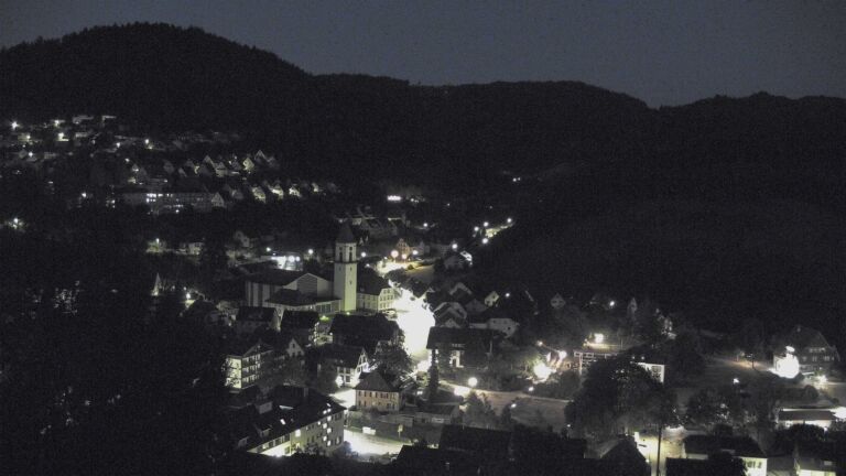 Dieses Bild zeigt eine Webcam-Aufnahme von Ottenhöfen, aufgenommen am Samstag, den 08.08.2026 um 05:00 Uhr