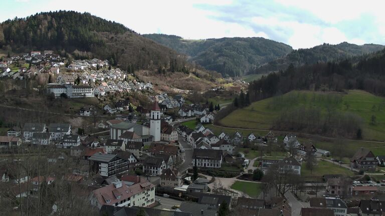 Dieses Bild zeigt eine Webcam-Aufnahme von Ottenhöfen, aufgenommen am Sonntag, den 01.03.2026 um 14:30 Uhr