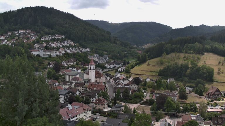 Dieses Bild zeigt eine Webcam-Aufnahme von Ottenhöfen, aufgenommen am Samstag, den 01.08.2026 um 14:10 Uhr