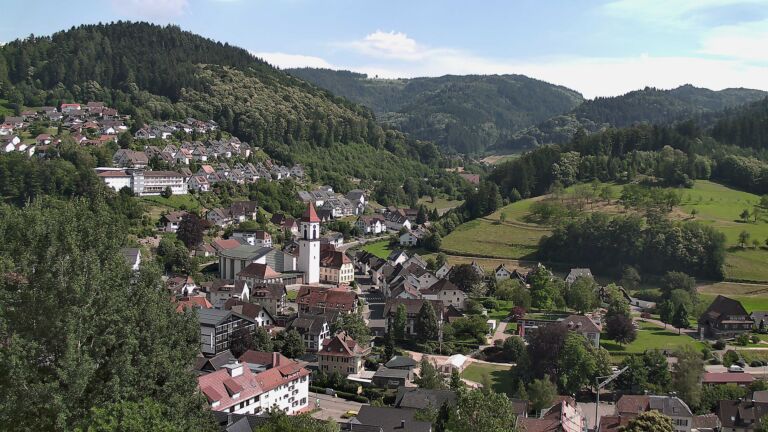 Dieses Bild zeigt eine Webcam-Aufnahme von Ottenhöfen, aufgenommen am Montag, den 22.06.2026 um 16:30 Uhr