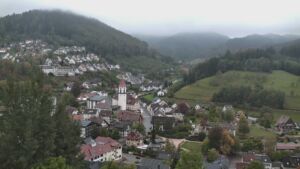 Dieses Bild zeigt eine Webcam-Aufnahme von Ottenhöfen, aufgenommen am Samstag, den 17.10.2026 um 07:50 Uhr