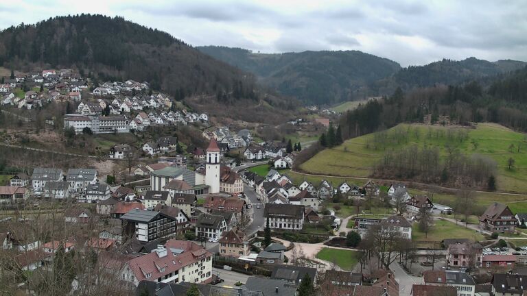 Dieses Bild zeigt eine Webcam-Aufnahme von Ottenhöfen, aufgenommen am Samstag, den 28.02.2026 um 13:00 Uhr